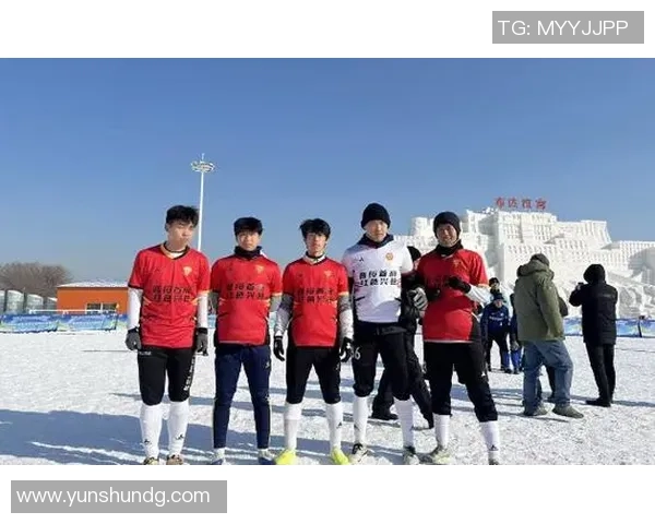 足球力争拼搏精神激励球队勇夺冠军展现团队力量与个人才华的完美结合